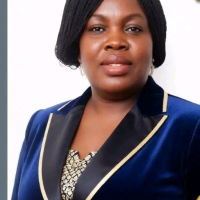 Dr. Oyemomi Esan photograph