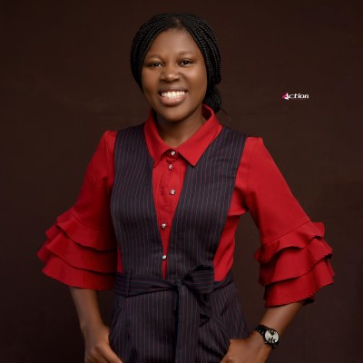 Dr. TOMILOLA ARILEKOLASI photograph