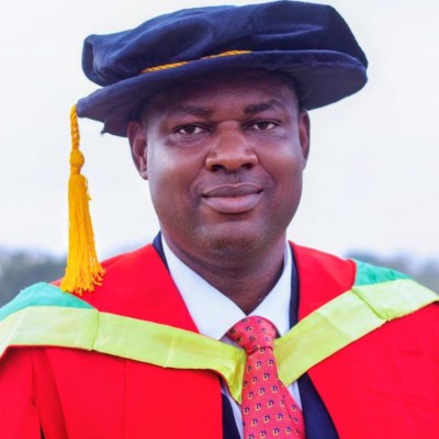 Dr. Olanrewaju Omoju photograph