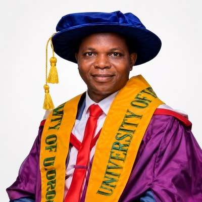 Dr. Oluwole ODUNOLA photograph